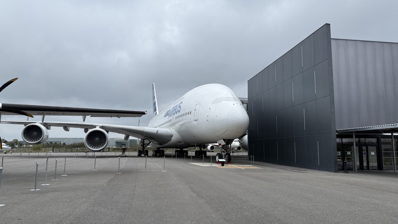中を見学することができる総二階建の旅客機エアバスA380