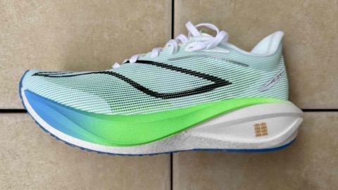 【レビュー】Li-Ning Feidian 5 Challenger：コスパは良いが一長一短あり