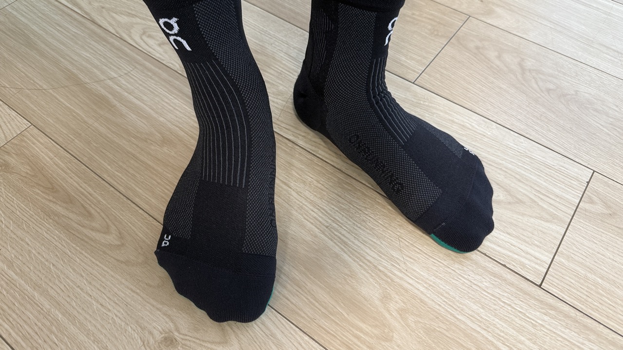 【レビュー】On Elite Run Socks:アキレス腱の保護パッドが秀逸