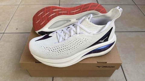 【レビュー】Mizuno ネオビスタ2：独特の柔らかさがクセになる