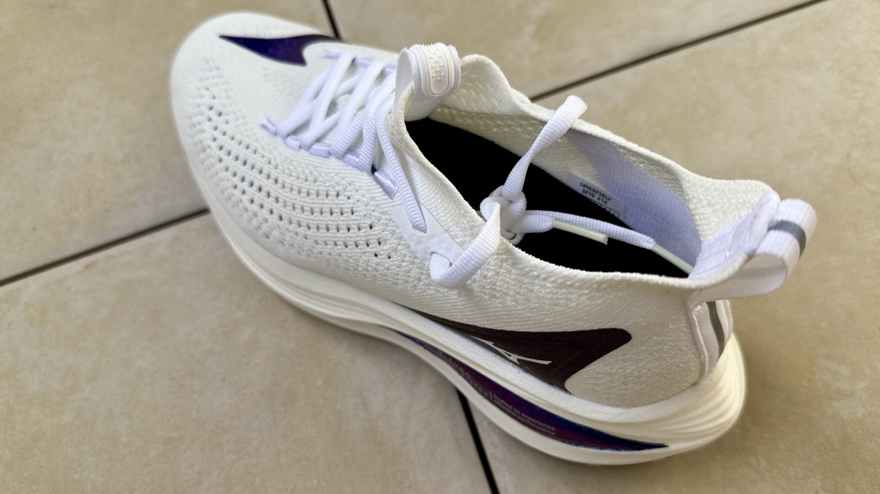 【レビュー】Mizuno ネオビスタ2:独特の柔らかさがクセになる