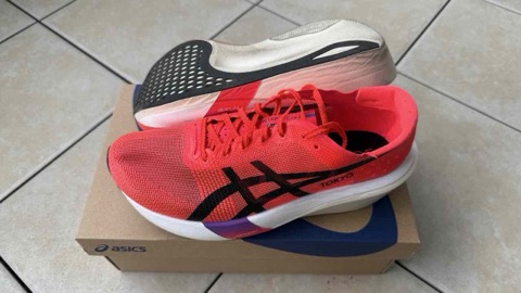 【レビュー】Asics メタスピードエッジトーキョー：履きこなすのが難しそう