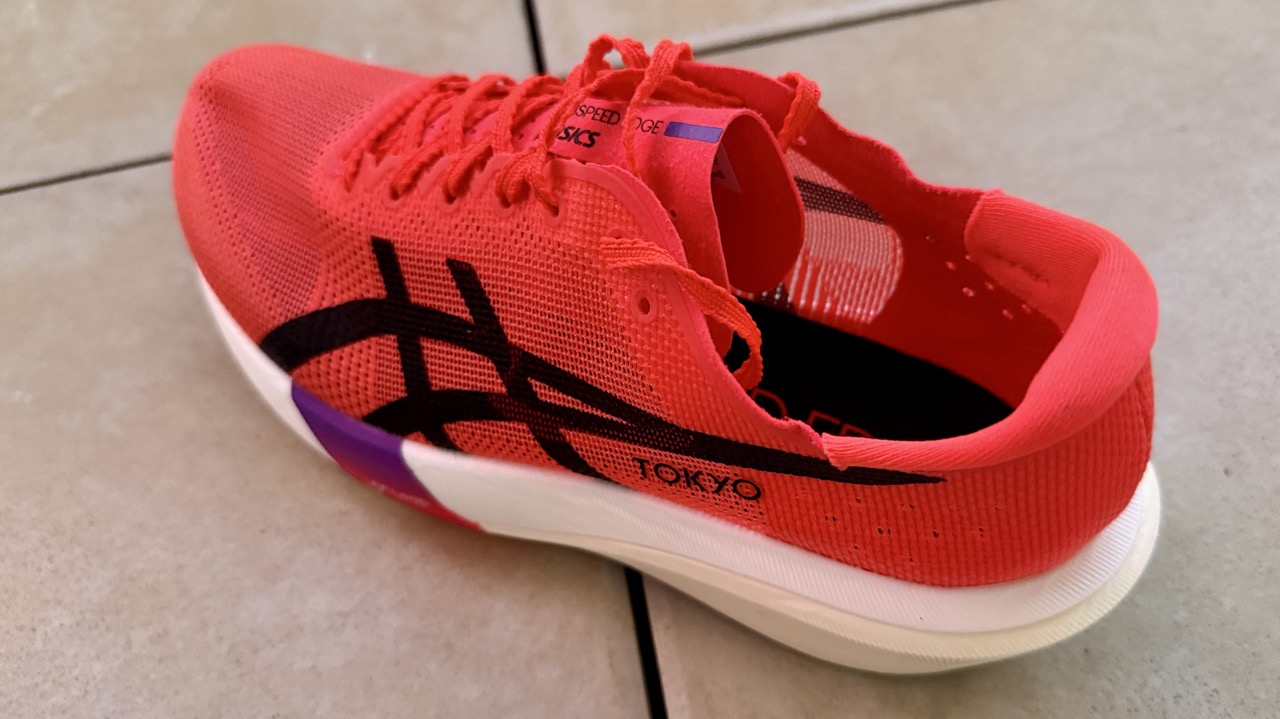 【レビュー】Asics メタスピードエッジトーキョー:履きこなすのが難しそう