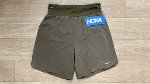 【レビュー】Hoka スカイグライドショーツ：収納力抜群の2in1