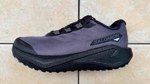 【レビュー】Salomon エアロブレイズ 3 GRVL：スピード練習もオフロードも走れる