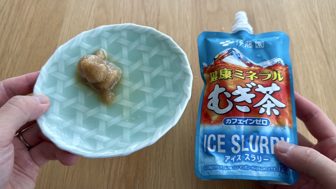 伊藤園の健康ミネラルむぎ茶 アイススラリー