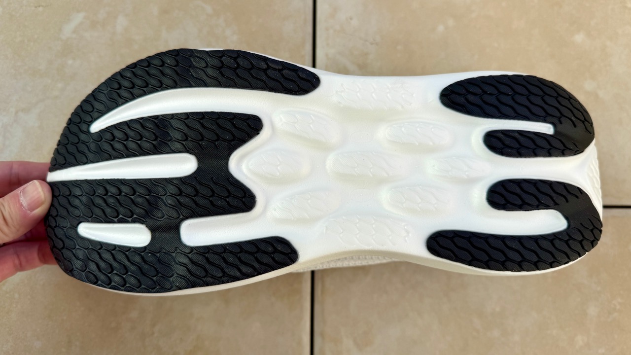 NEW BALANCE 1080 v15 レビュー【唯一無二のクッション】