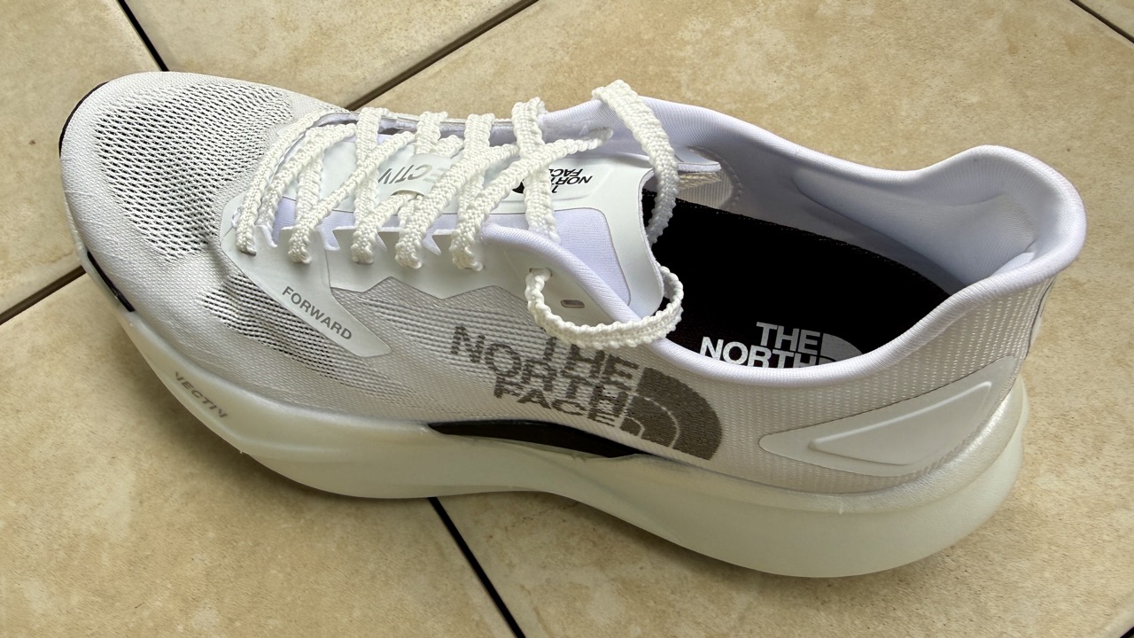 THE NORTH FACE Vectiv Forward レビュー【信者待望のロードランシューズ】