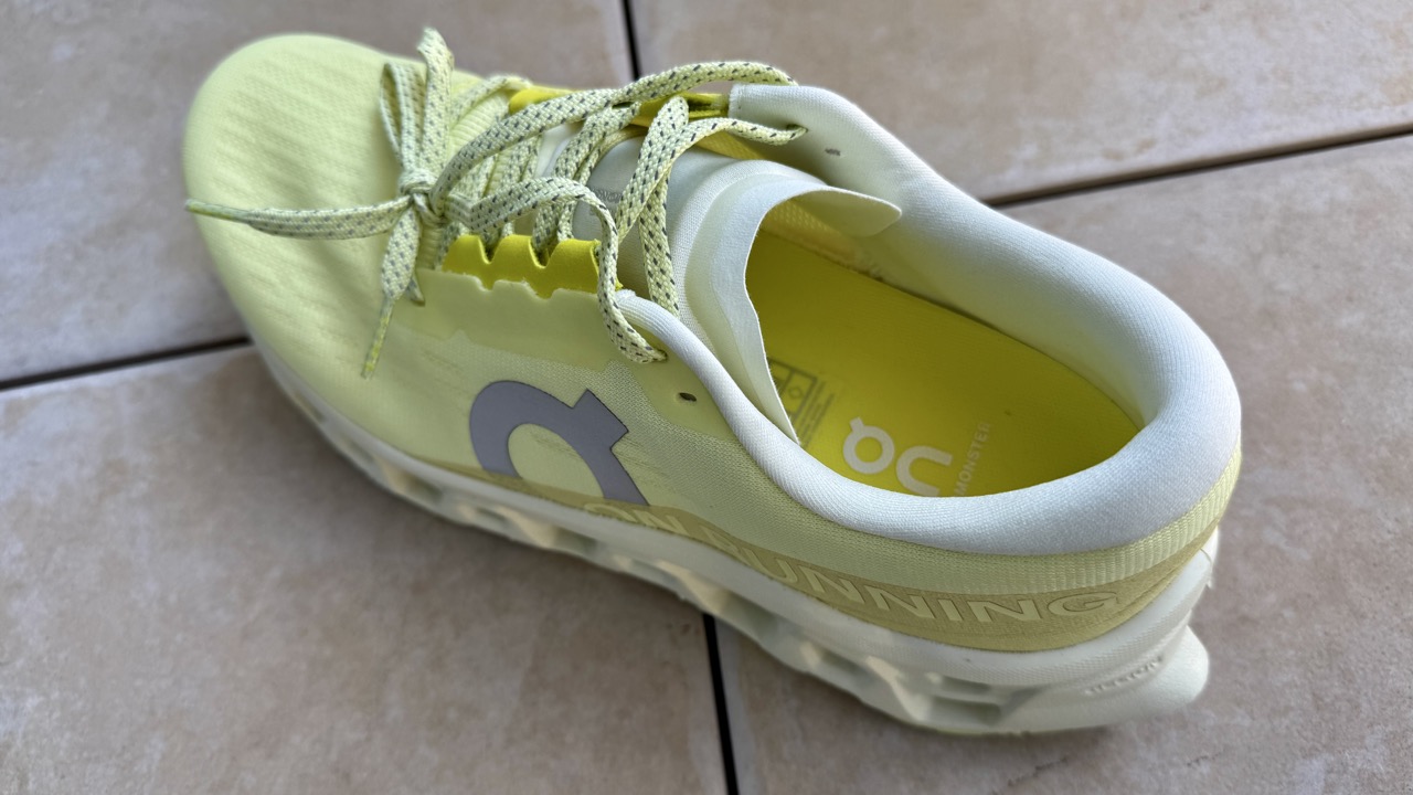 ON Cloudmonster 3レビュー【心も弾む三層構造クッション】