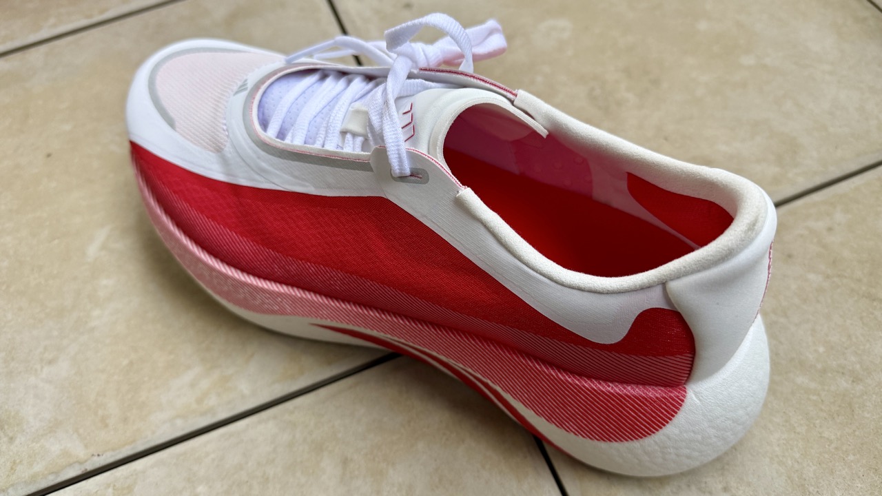 ADIDAS Hyperboost Edge レビュー【ブースト超えの反発力】