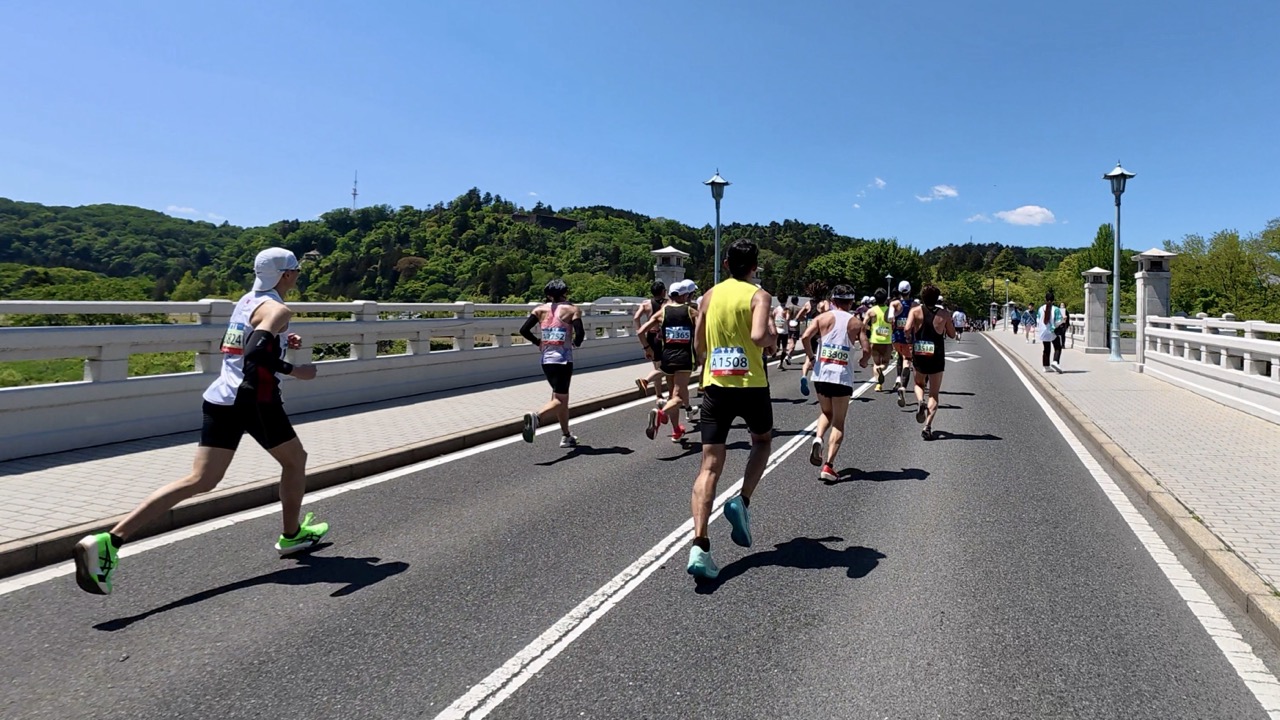 〔仙台国際ハーフマラソン〕10kmで膝に激痛、棄権寸前から1時間31分42秒で完走