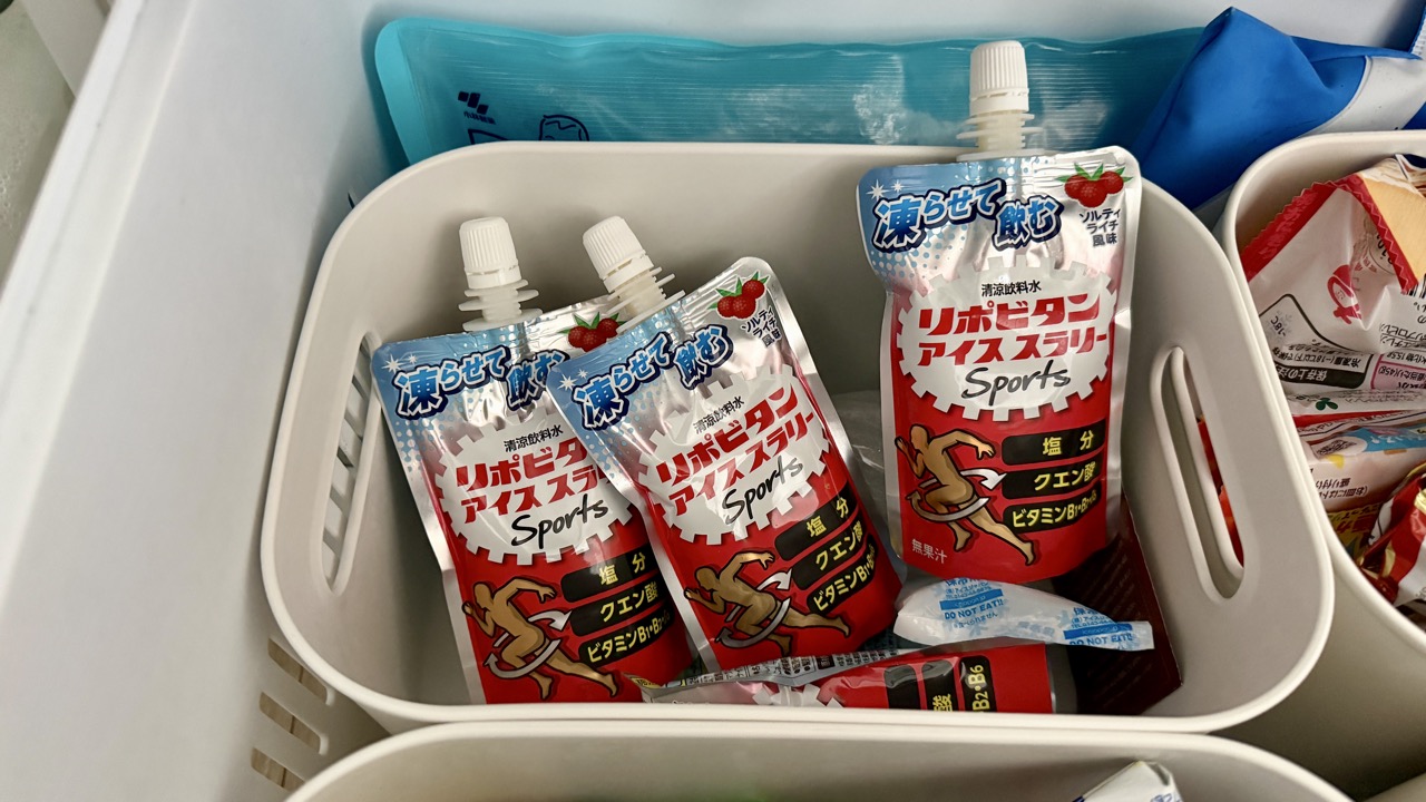 冷凍庫で凍らせたリポビタン アイススラリー for Sports