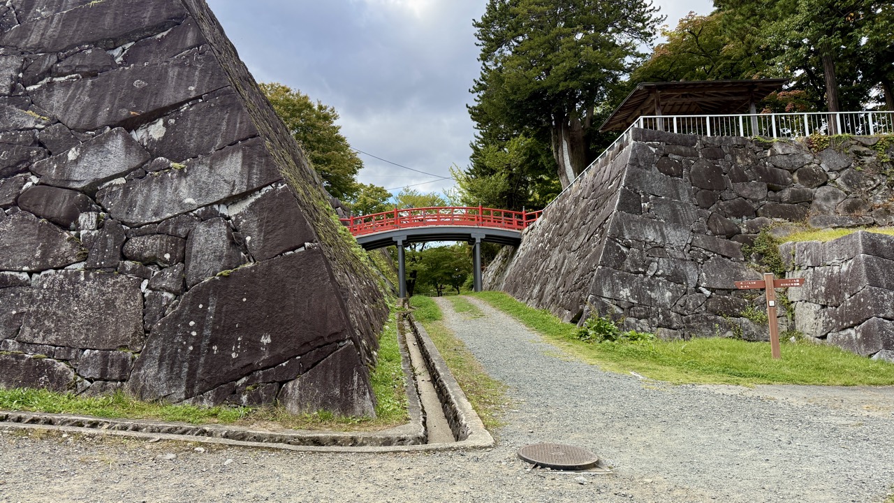 盛岡城跡の石垣