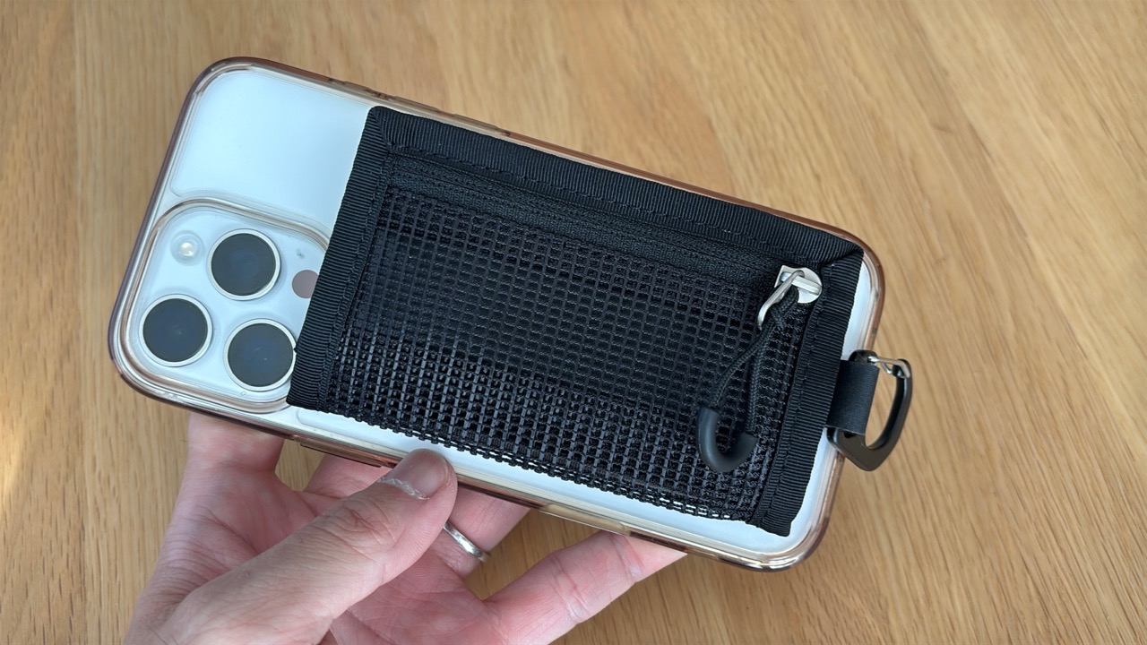 コインポケットに自宅の鍵を入れた「Trail Bank S」