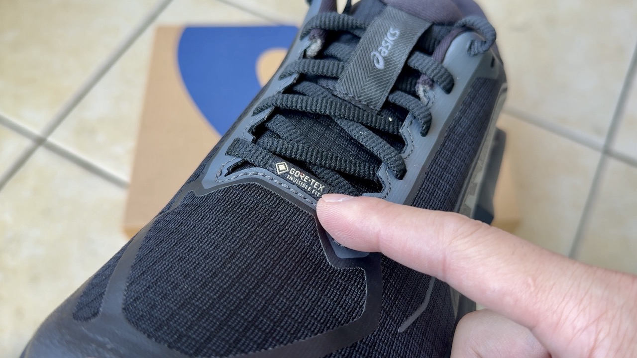 ノバブラスト 6 GTXのGORE-TEX INVISIBLE FITアッパー