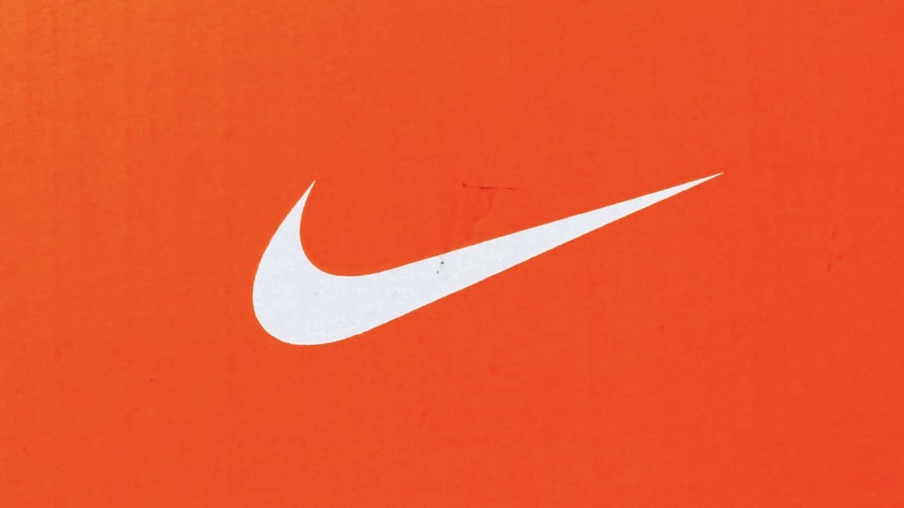 Nikeのランニングシューズブランドロゴ